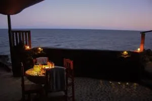 Cueva relajante con playa solitaria - 圭马尔