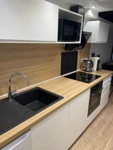 Suite avec Balnéo Privée et piscine commune