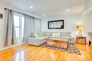 1 Mi to Dtwn Melrose Cozy Condo with Patio