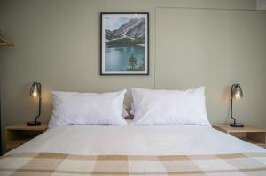 Majestic 2BR with Modern Pool in Miraflores