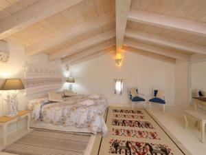 Villa Enga: with pool, in front of the sea and in the middle of wineyards
