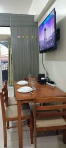 Staycation Taft Ave DLSU Green Res by darpm