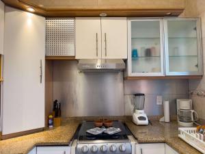 Excellent Location Wide House 5 BR Roma Sur