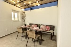 El Patio de mama Carmen by RentCadiz