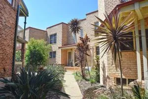 Ocean Shores Apartment 05 - Bing your own linen. - Arakoon