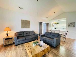 Vacational stylish condo at Magnolia Place MB