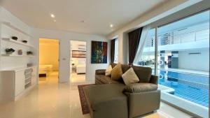 B12-Pool Access Partial Seaview 2 Bedrooms 1 Bathroom at Karon