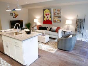 Stunning Logan Circle Apt - With Parking