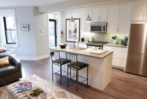 Stunning Logan Circle Apt - With Parking