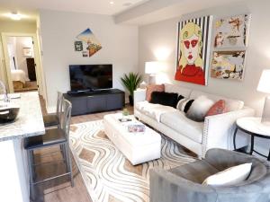 Stunning Logan Circle Apt - With Parking