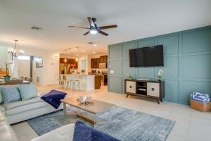 Private Pool: Spacious Family Getaway by Disney!