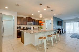 Private Pool: Spacious Family Getaway by Disney!