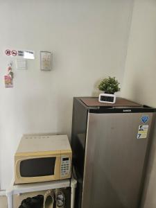 Cozy Mozy 2BR Apartment - Parahyangan Residence