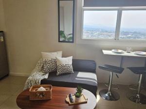 Cozy Mozy 2BR Apartment - Parahyangan Residence