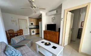 TorreAguiló Urbanización con Piscina Gym y Padel