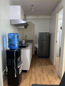 Vins Cloud9 Queen Bed Netflix SMX-Davao Airport-Samal Ferry