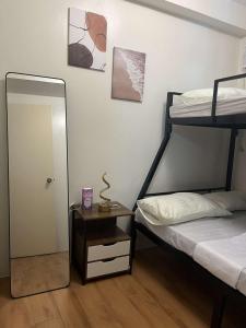 Vins Cloud9 Queen Bed Netflix SMX-Davao Airport-Samal Ferry