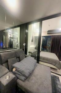Free Airport Pick Up ! 12th Floor Cozy Studio Room, 5 mins walk to IconSiam & BTS