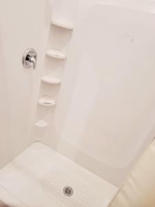 Private studio guesthouse in Watertown CT