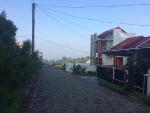 Family Staycation, Near Lembang With Complete Facilities