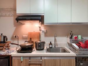 Family-Friendly Condo with Pool, Gym, Daycare!