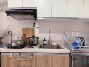 Family-Friendly Condo with Pool, Gym, Daycare!