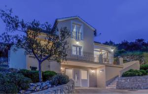 Sun-Kissed Apartment