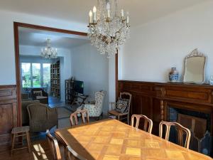 Maisons de vacances Maison familiale en front de mer a Larmor-Plage - 9 couchages, proche du centre et du casino - FR-1-349-223 : photos des chambres