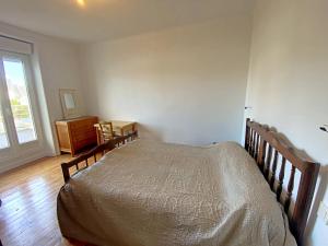 Maisons de vacances Maison familiale en front de mer a Larmor-Plage - 9 couchages, proche du centre et du casino - FR-1-349-223 : photos des chambres