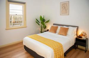 Golden & Perfectly Located Family Home at Hampton