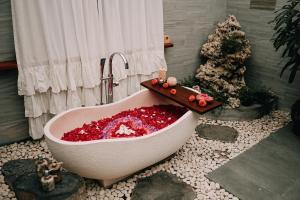 Luxury 2BR Ubud Villa with Infinity Pool and Jungle Views