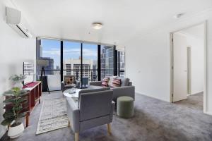 City Point - Luxury Apt with parking pool tennis