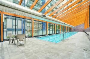 City Point - Luxury Apt with parking pool tennis