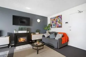 Beach-Side Studio Apt with parking spot - Middle Park