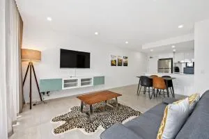 Modern 2Beds 2Baths APT at Sherwood with PAKING - Anstead