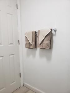 Basement Retreat BY THE AIRPORT