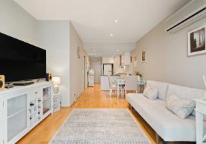 Premiere Port Melbourne Executive Apt near beach!