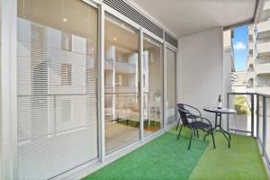 Premiere Port Melbourne Executive Apt near beach!