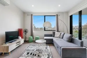 Cozy & Convenient Bundoora Apt withparking - Strath Creek