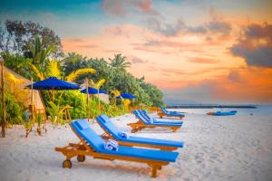 Maverick Surf and Dive Boutique Hotel, Free Speedboat Service KDO, Stay 10 Nights Enjoy 1 Night Free, Kids Stay Free