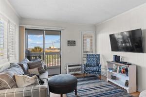 APATB IV on Shore Dr! 2 Bedroom Oceanview Unit!