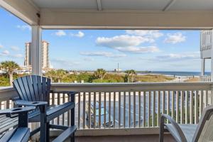 APATB IV on Shore Dr! 2 Bedroom Oceanview Unit!