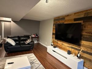 1Bed Cozy Retreat & Spacious Lounge