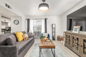 Cozy UF Condo - Near Shands UF VA on Archer Road !