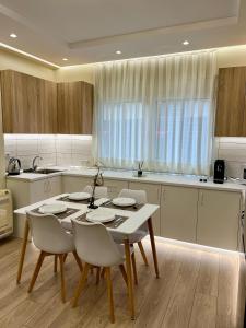 Spacious Apartment - 1 Minute Walking from Center