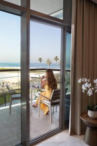 Bespoke Holiday Homes - Palm Jumeirah- 2 Bedroom Sea View with Pool & Beach Access, The 8