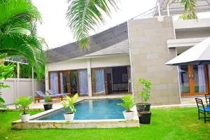 2 Bedroom Villa with Pool & Close to Setangi Beach - Mangsit