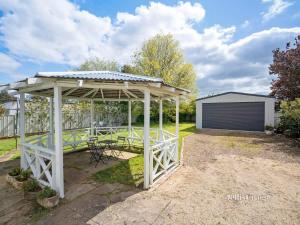 3 Bedroom House At Ballarat Lake Wendouree