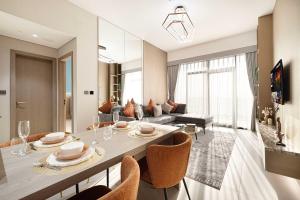 Modern 1-Bedroom Apartment with Luxurious Amenities in JVC - 4hvězdičkové hotely ve městě Dubaj