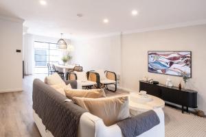 Comfortable Urban Living Close to Sydney City Center
